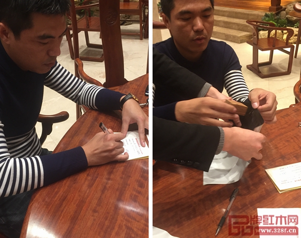 華行紅木負(fù)責(zé)人確認(rèn)無(wú)誤后將送檢樣本裝袋密封