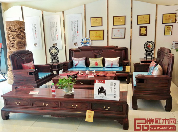 龍博士家具《博越沙發(fā)》