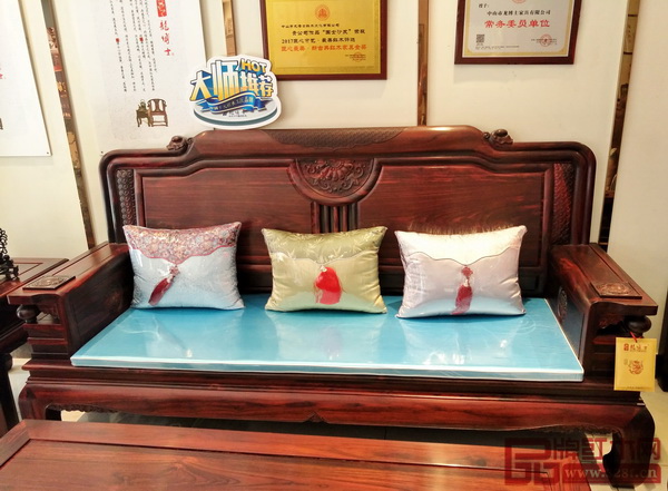 龍博士家具《博越沙發(fā)》整體搭配大氣典雅