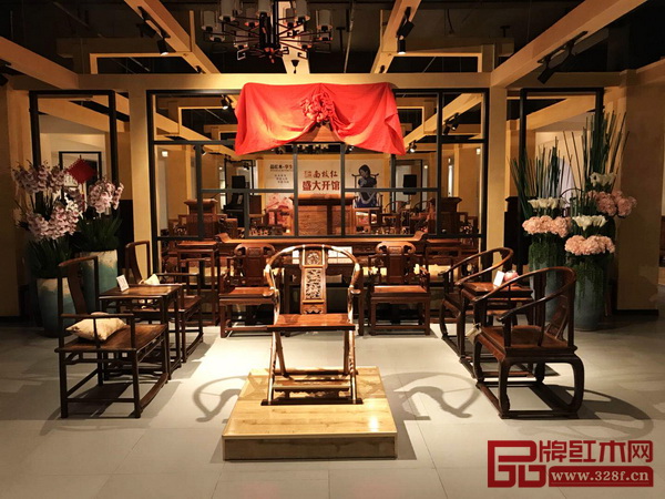 南枝紅紅木湖北宜都店展廳實(shí)景 南枝紅紅木湖北宜都店展廳實(shí)景