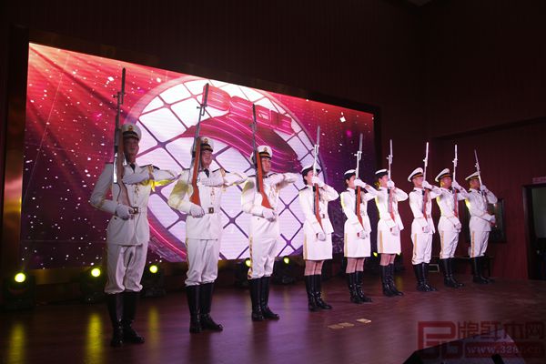 獨特的槍操表演 獨特的槍操表演