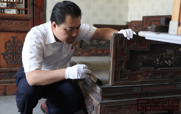 太和木作創(chuàng)始人關(guān)毅修復(fù)清乾隆竹絲鑲嵌七屏式寶座 太和木作創(chuàng)始人關(guān)毅修復(fù)清乾隆竹絲鑲嵌七屏式寶座