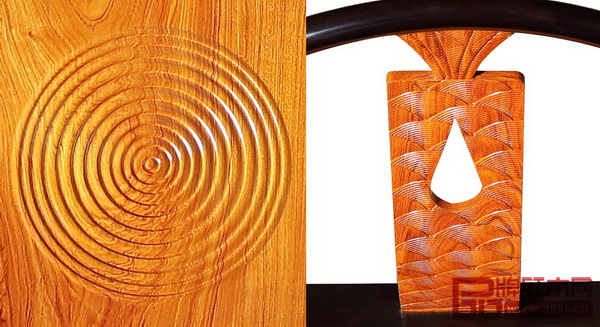 憶古軒·世珀《淺漾休閑椅》的靠背板取八寶紋中的金魚意象,雕刻細(xì)膩的魚尾、魚鱗,鏤空的水滴隨金魚躍動驚破座面的平靜,瑰麗的木紋和水波紋雕刻如水波蕩漾,使家具頓時富有動感和情趣 憶古軒·世珀《淺漾休閑椅》的靠背板取八寶紋中的金魚意象,雕刻細(xì)膩的魚尾、魚鱗,鏤空的水滴隨金魚躍動驚破座面的平靜,瑰麗的木紋和水波紋雕刻如水波蕩漾,使家具頓時富有動感和情趣