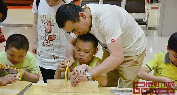 孩子們通過手工感受“仙作”的獨特魅力