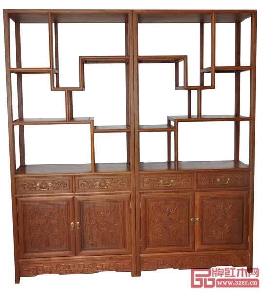 萬(wàn)盛宇紅木《大果紫檀二門(mén)二斗博古架2件/套》,狂歡價(jià):21800元/套,限量3套 萬(wàn)盛宇紅木《大果紫檀二門(mén)二斗博古架2件/套》,狂歡價(jià):21800元/套,限量3套