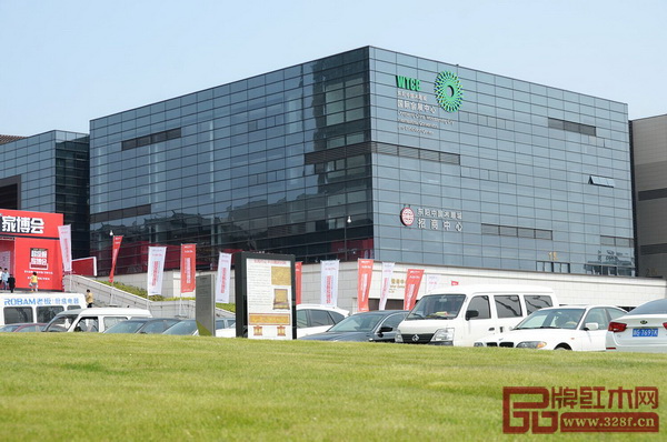 第四屆中國(guó)(東陽(yáng))木雕·紅木家具交易博覽會(huì)將于5月31日至6月3日在東陽(yáng)中國(guó)木雕城國(guó)際會(huì)展中心舉行 第四屆中國(guó)(東陽(yáng))木雕·紅木家具交易博覽會(huì)將于5月31日至6月3日在東陽(yáng)中國(guó)木雕城國(guó)際會(huì)展中心舉行