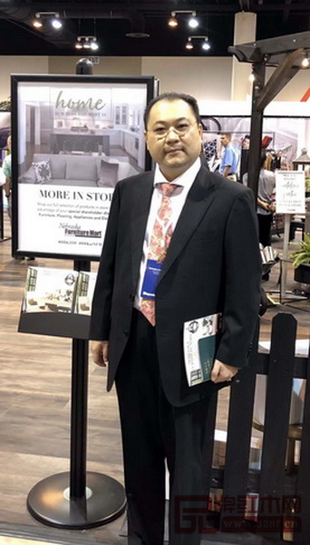 太和木作董事長(zhǎng)關(guān)毅應(yīng)股神巴菲特之邀出席“巴菲特股東大會(huì)”