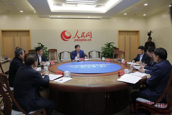  明堂紅木為全國兩會系列論壇之“健康中國人”專場論壇提供紅木桌椅