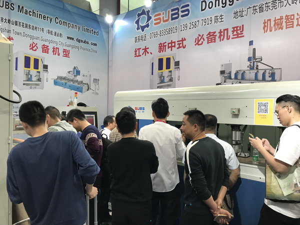  速必勝在各大展會(huì)都有很高人氣，先進(jìn)的自動(dòng)化生產(chǎn)設(shè)備得到海內(nèi)外用戶和代理商認(rèn)可