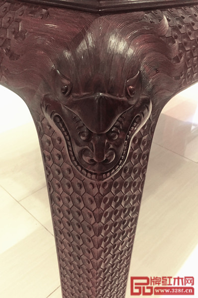 波記家具《畫臺(tái)》雕飾細(xì)節(jié) 