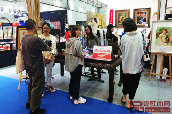 波記家具在文博會(huì)期間備受關(guān)注 