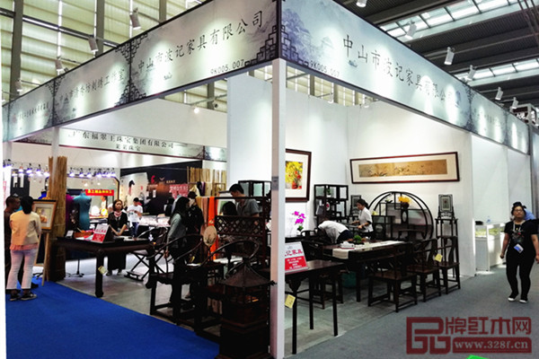 波記家具位于深圳文博會(huì)九號(hào)館的展廳 波記家具位于深圳文博會(huì)九號(hào)館的展廳