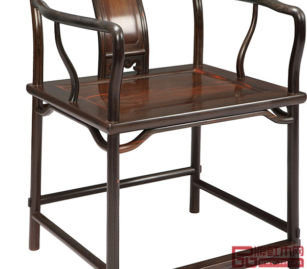 魯班木藝紅木官帽椅局部細(xì)節(jié)顯工藝水準(zhǔn) 魯班木藝紅木官帽椅局部細(xì)節(jié)顯工藝水準(zhǔn)