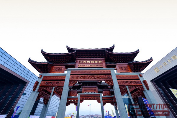 東陽(yáng)歷史悠久,素有“世界木雕之都”等美稱 東陽(yáng)歷史悠久,素有“世界木雕之都”等美稱