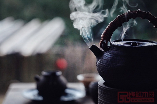 一縷青煙，一壺?zé)岵?，人們在現(xiàn)代生活中追求內(nèi)心的平靜