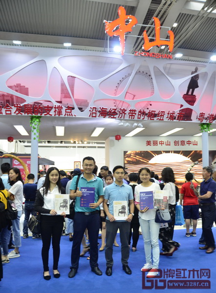 2018新中式紅木家具展組委會(huì)的干事深入第十四屆深圳文博會(huì)為新中式“發(fā)聲”