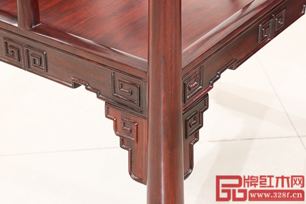 沁園居家具上精美的雕花