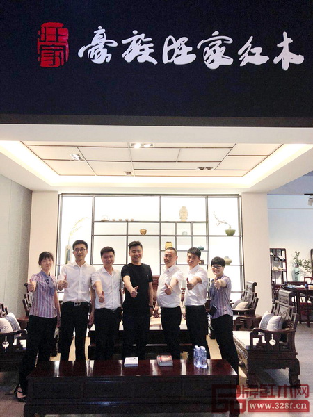 豪族旺家營(yíng)銷團(tuán)隊(duì)合影