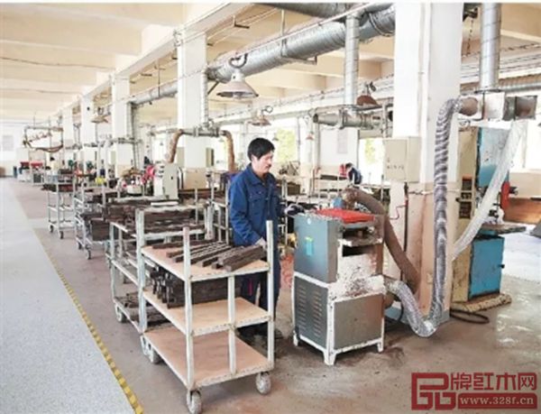 新明紅木生產(chǎn)車間