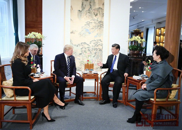 美國總統(tǒng)特朗普訪華落坐故宮博物院寶蘊樓扇形面南官帽椅