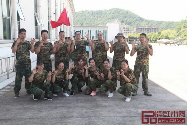 華廈·大不同——“獵鷹隊(duì)” 華廈·大不同——“獵鷹隊(duì)”