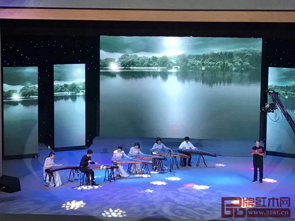 16個精彩詩歌節(jié)目為現(xiàn)場觀眾帶來美的享受 16個精彩詩歌節(jié)目為現(xiàn)場觀眾帶來美的享受