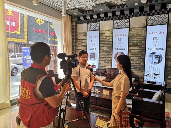 沁園居總經(jīng)理張澤彬接受采訪