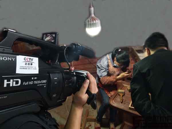 中央電視臺老故事頻道《匠心》欄目組走進(jìn)夢響紅木拍攝 中央電視臺老故事頻道《匠心》欄目組走進(jìn)夢響紅木拍攝