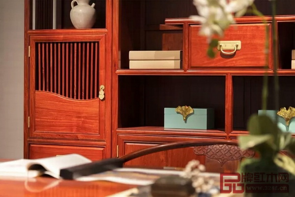 “前言”專賣店實景圖 “前言”專賣店實景圖