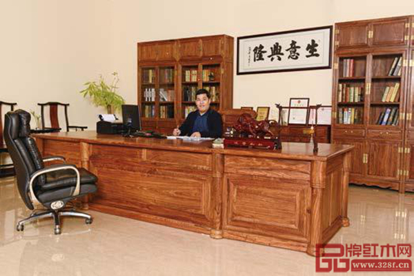 盛世周木匠董事長(zhǎng)周新華 盛世周木匠董事長(zhǎng)周新華