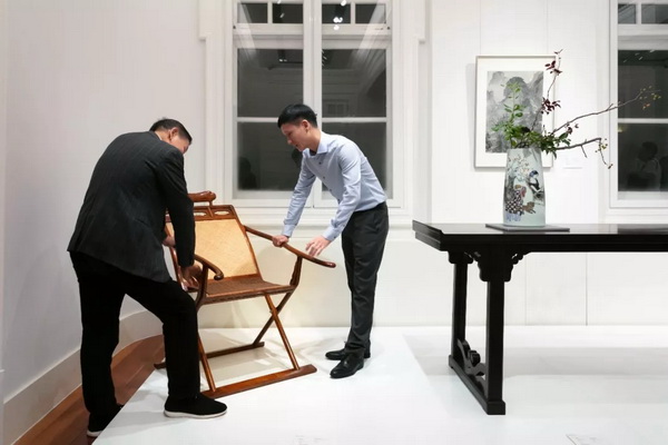  區(qū)氏父子（區(qū)勝春與區(qū)錦澤）在預展現(xiàn)場