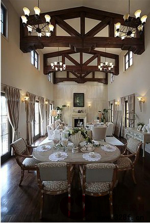 喧囂下的幽靜別墅