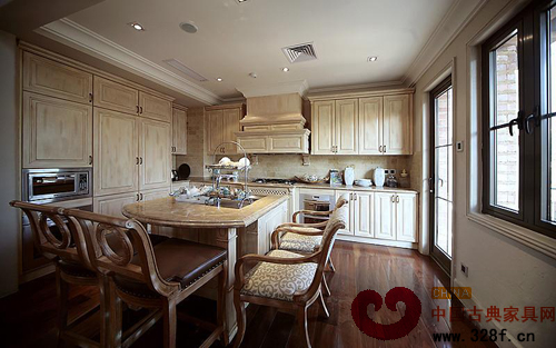 喧囂下的幽靜別墅