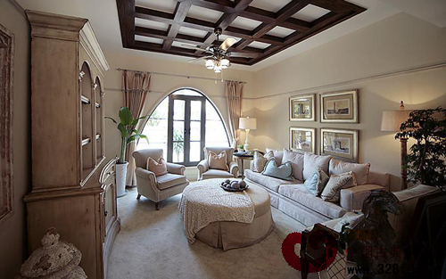 喧囂下的幽靜別墅