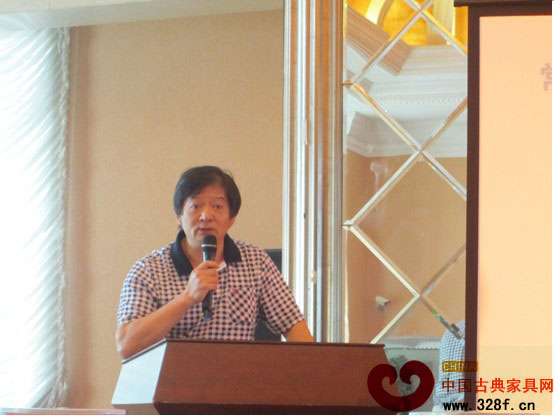國家級非物質文化遺產—明式家具制作技藝國家級傳承人許建平發(fā)表主題演講