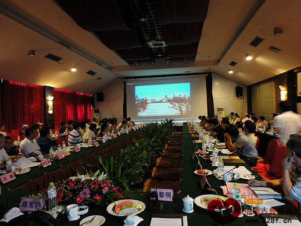 百余位行業(yè)領(lǐng)軍人物觀看中國(guó)紅博會(huì)沙畫宣傳