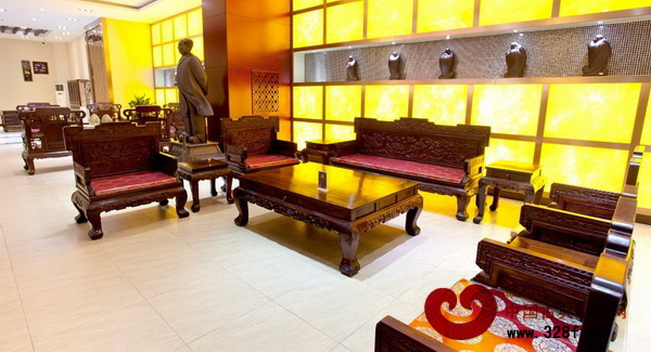 博物館內(nèi)的紅木家具展品