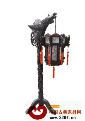 海外揚名的紅木宮燈
