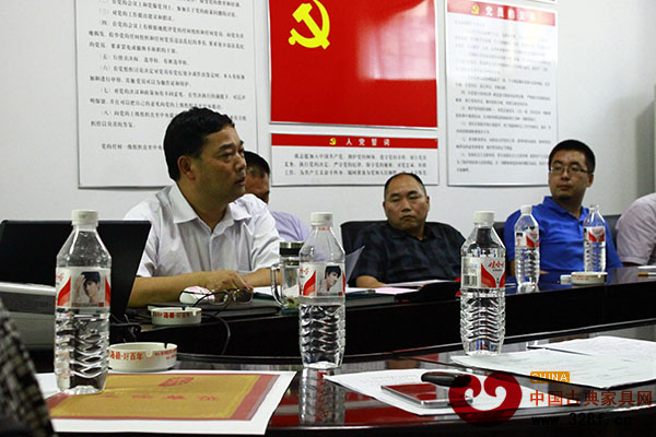 東陽紅木家具市場總經(jīng)理劉春林講話