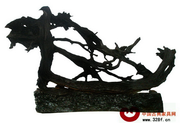 技藝精湛的蘆山烏木根雕