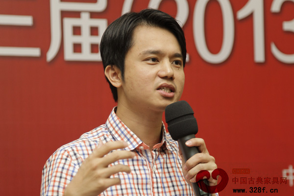 中國古典家具網(wǎng)CEO、《品牌紅木》雜志總策劃林偉華做論壇總結(jié)