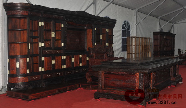 卓木王紅木作品《中國夢富春山居和諧書房》獲2013“東作”獎精品獎