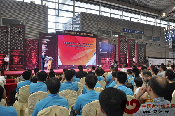 中國深圳(國際)紅木藝術(shù)展開幕式暨龍華新區(qū)第二屆職業(yè)技能競賽啟動(dòng)儀式現(xiàn)場