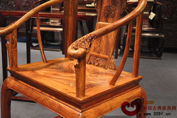 魯班木藝之海南黃花梨作品，其木紋十分清晰漂亮