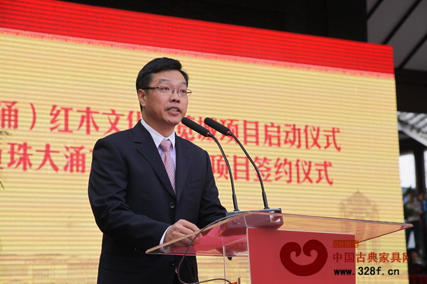 大涌鎮(zhèn)鎮(zhèn)長文衛(wèi)戈在啟動(dòng)儀式上致辭