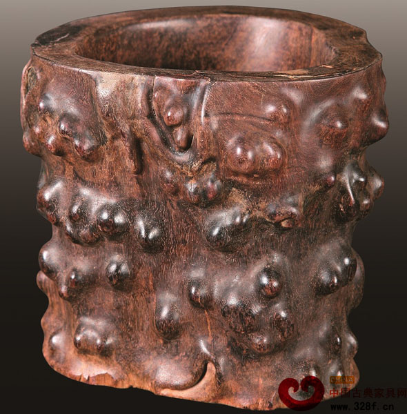 清黃花梨隨形樹瘤筆筒鑒賞