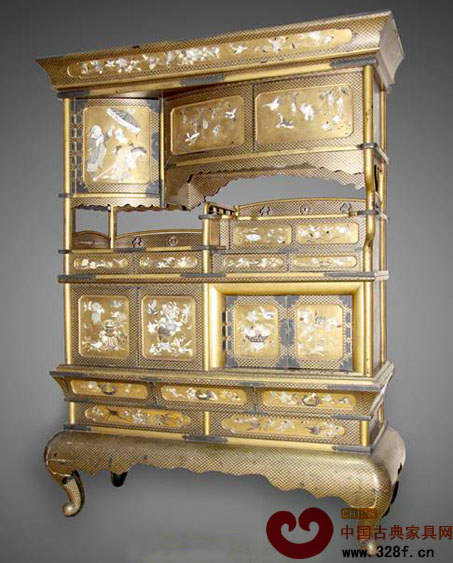 清代髹漆描金鑲嵌百寶格