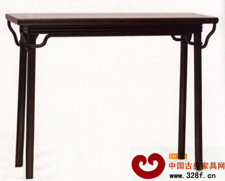 頤和園的明式紫檀條桌