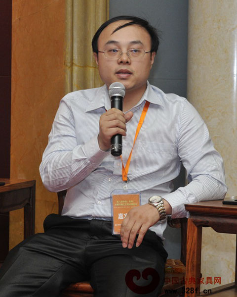 東成紅木經(jīng)理李國進