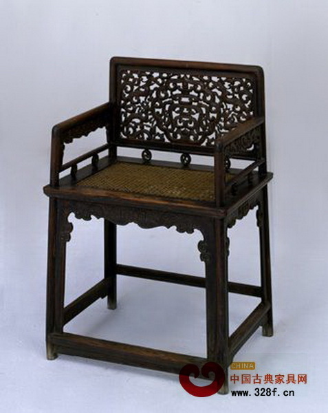 黃花梨六螭捧壽紋玫瑰椅，高88cm，長61cm，寬46cm